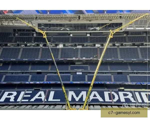 伯纳乌三层LED环屏焕新升级